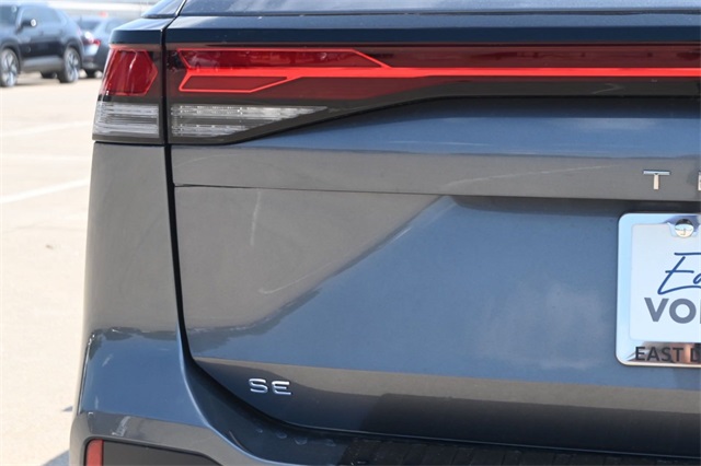 2025 Volkswagen Tiguan SE photo 2