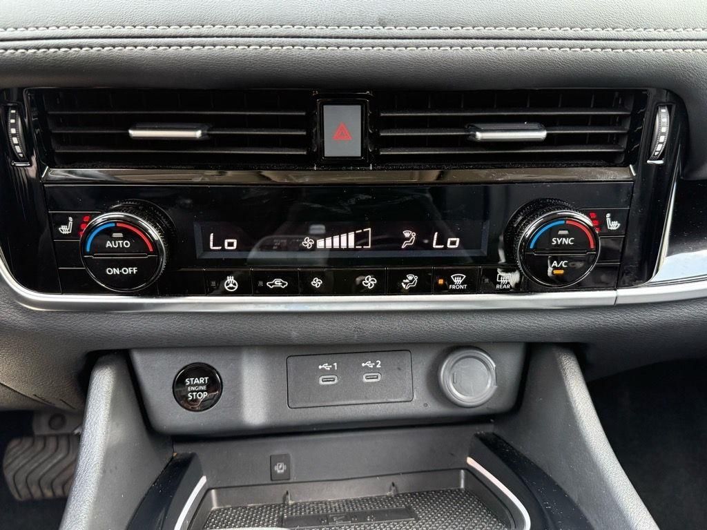 2024 Nissan Rogue SL photo 14