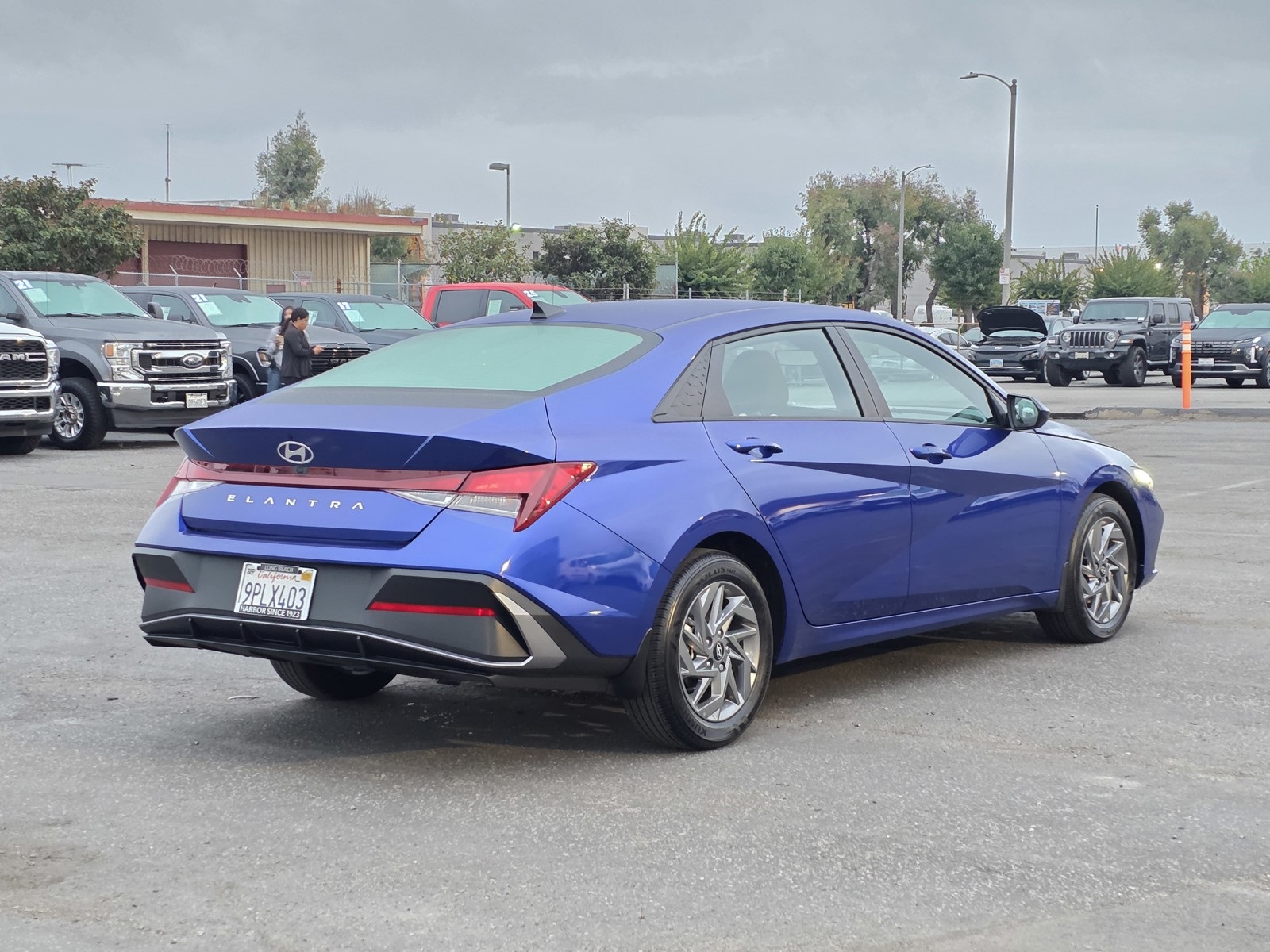 2024 Hyundai Elantra SEL photo 7
