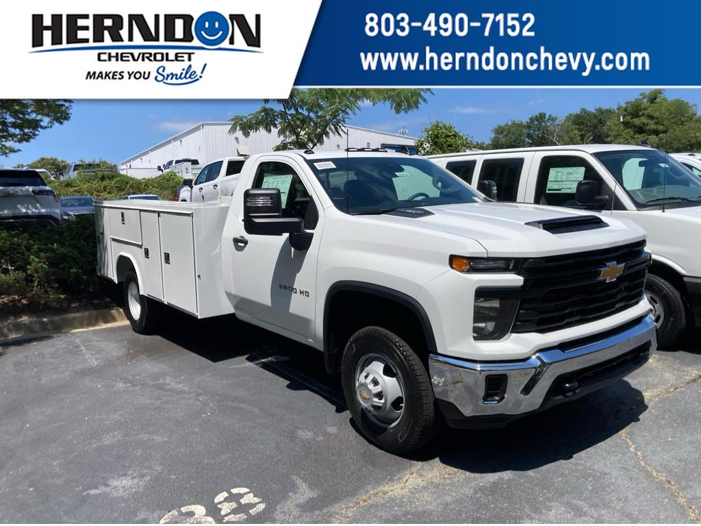 2025 Chevrolet Silverado 3500HD Work Truck's photo