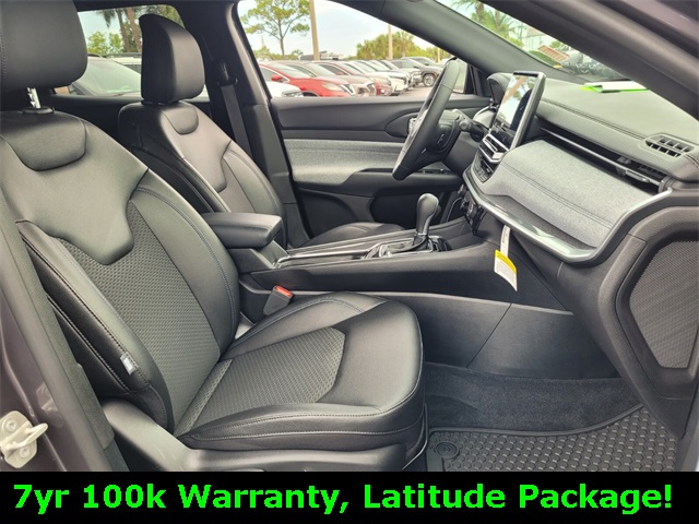 2024 Jeep Compass Latitude photo 17