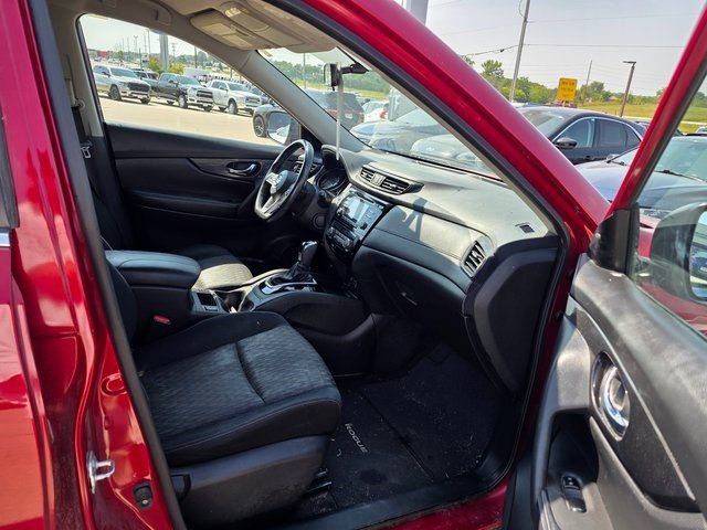 2017 Nissan Rogue SV photo 11