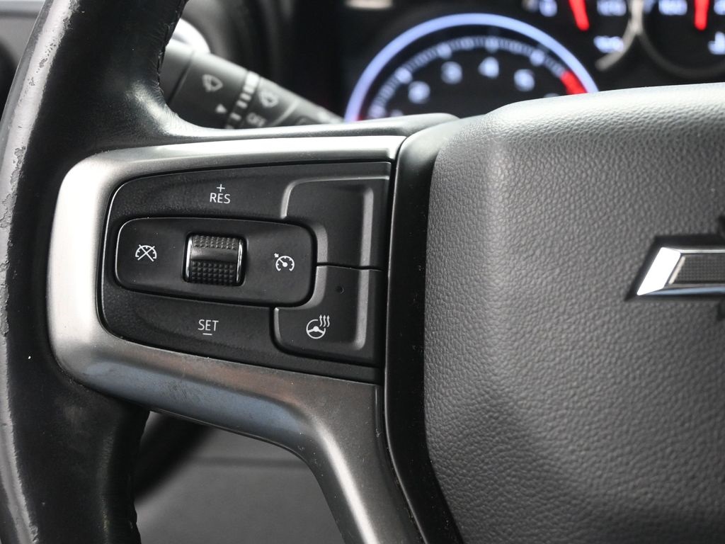 2019 Chevrolet Silverado 1500 RST photo 2