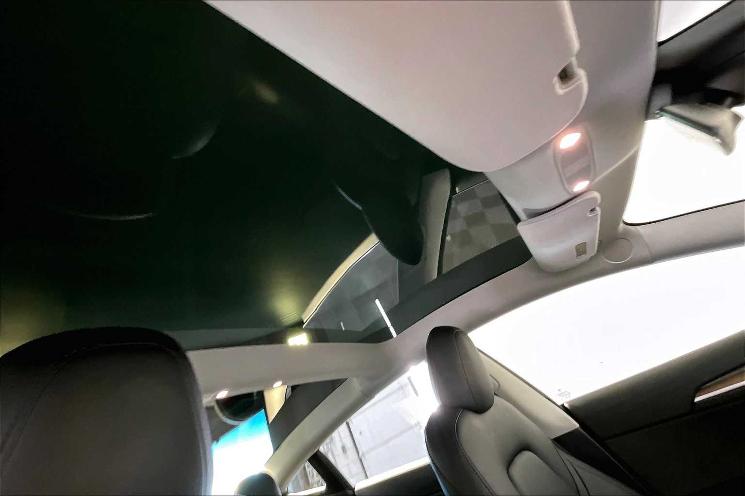 2021 Tesla Model 3 Standard Range Plus photo 12