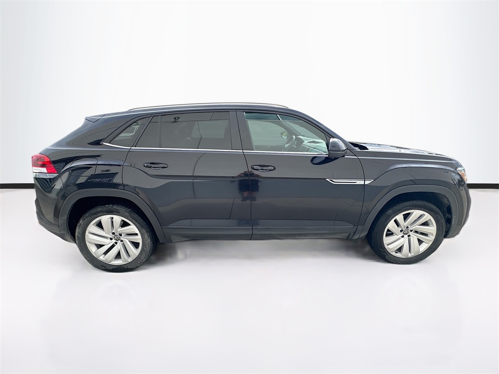 2023 Volkswagen Atlas Cross Sport V6 SE Technology photo 3