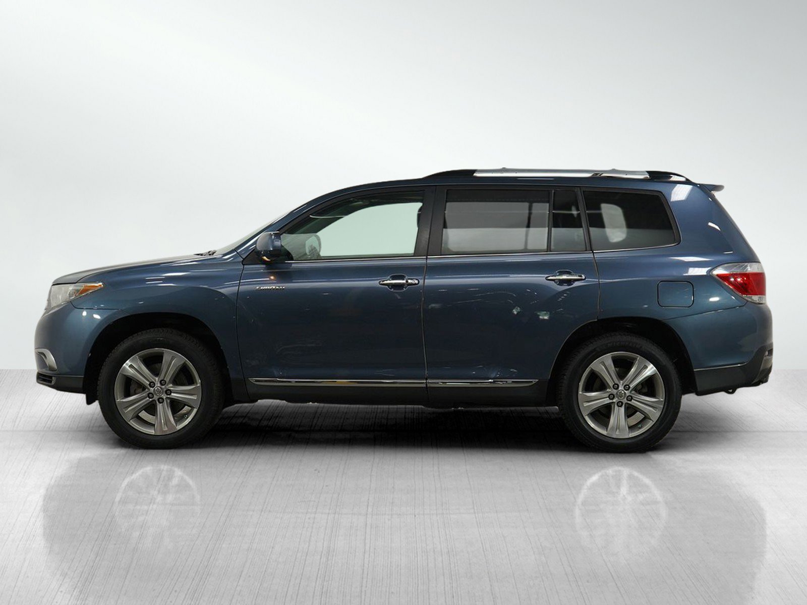 Used 2012 Toyota Highlander Limited with VIN 5TDDK3EH6CS167413 for sale in Bloomington, Minnesota