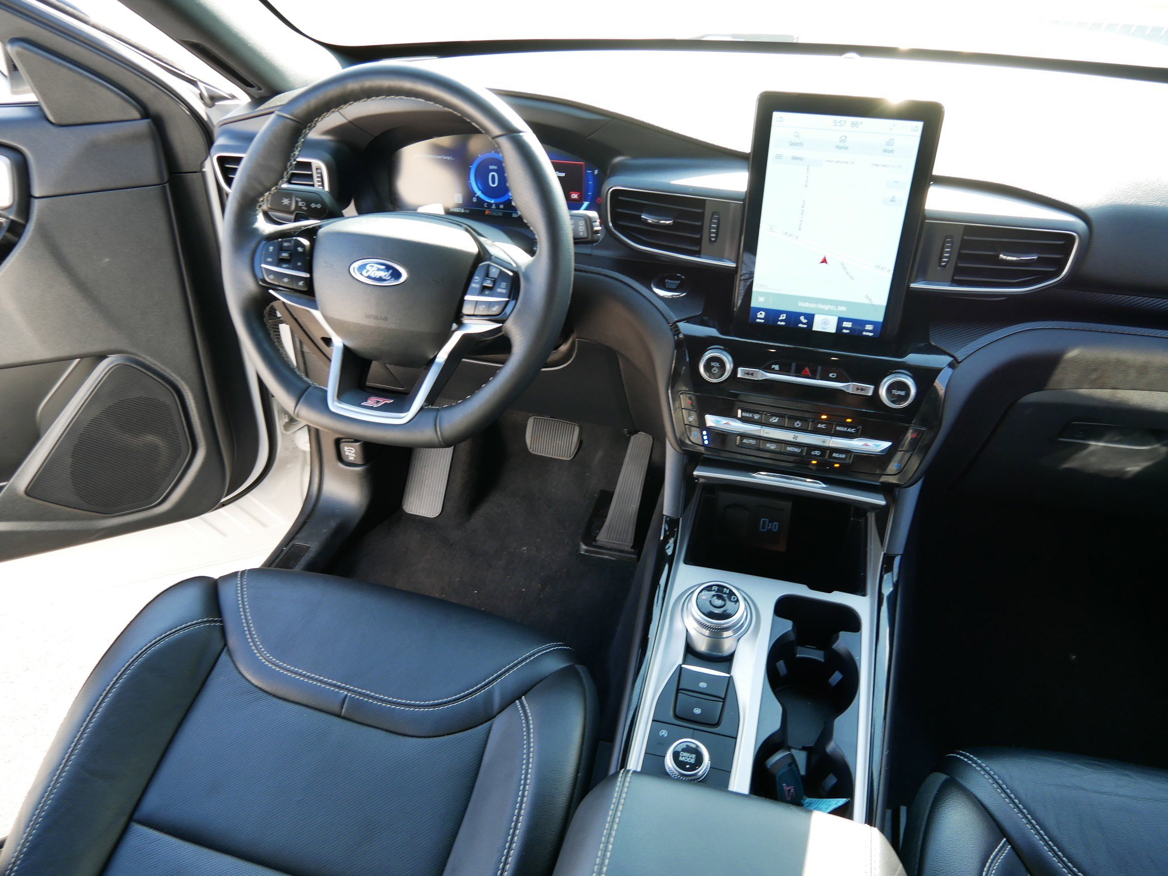 2023 Ford Explorer ST photo 9
