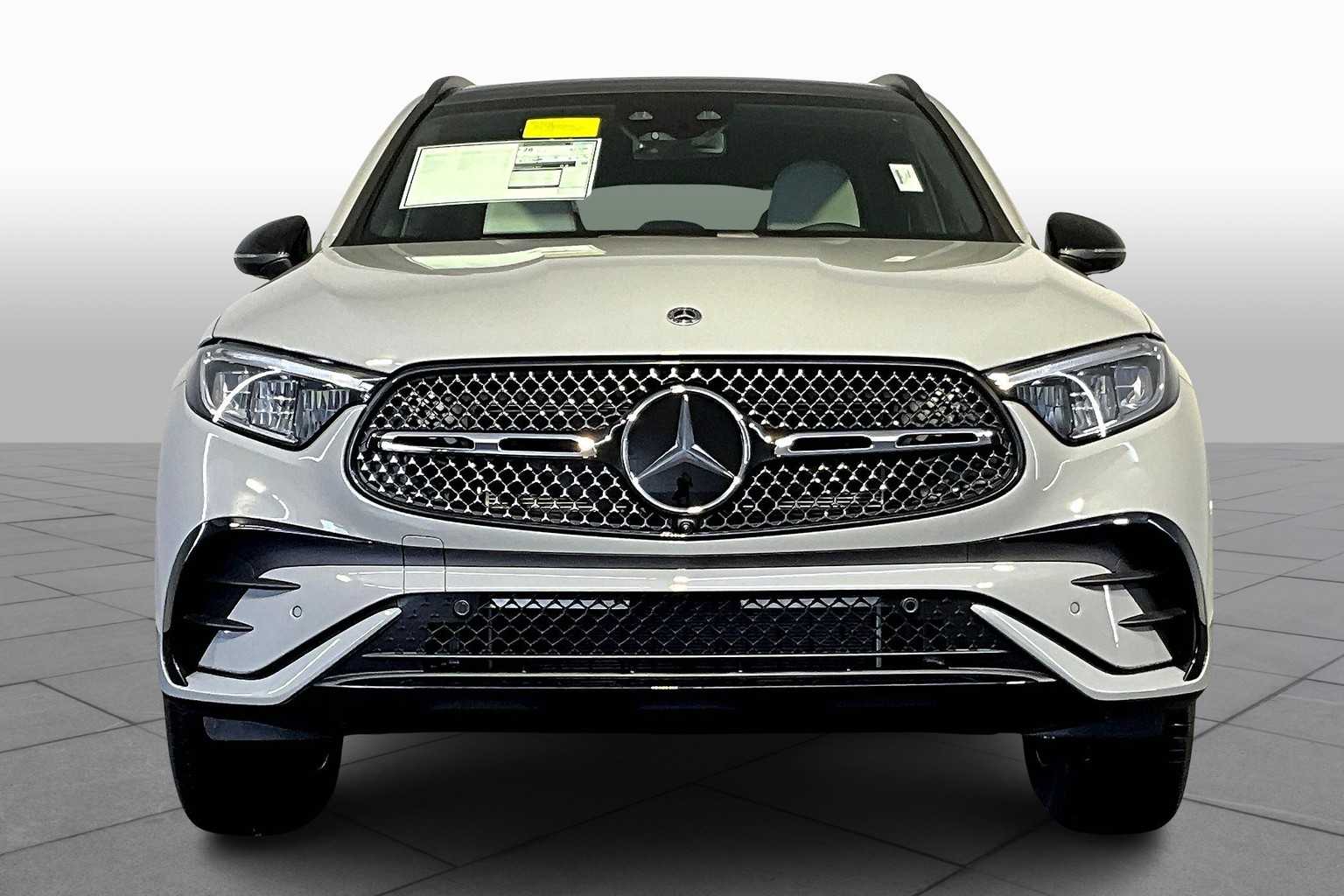 2026 Mercedes Benz GLC 300 4MATIC photo 2