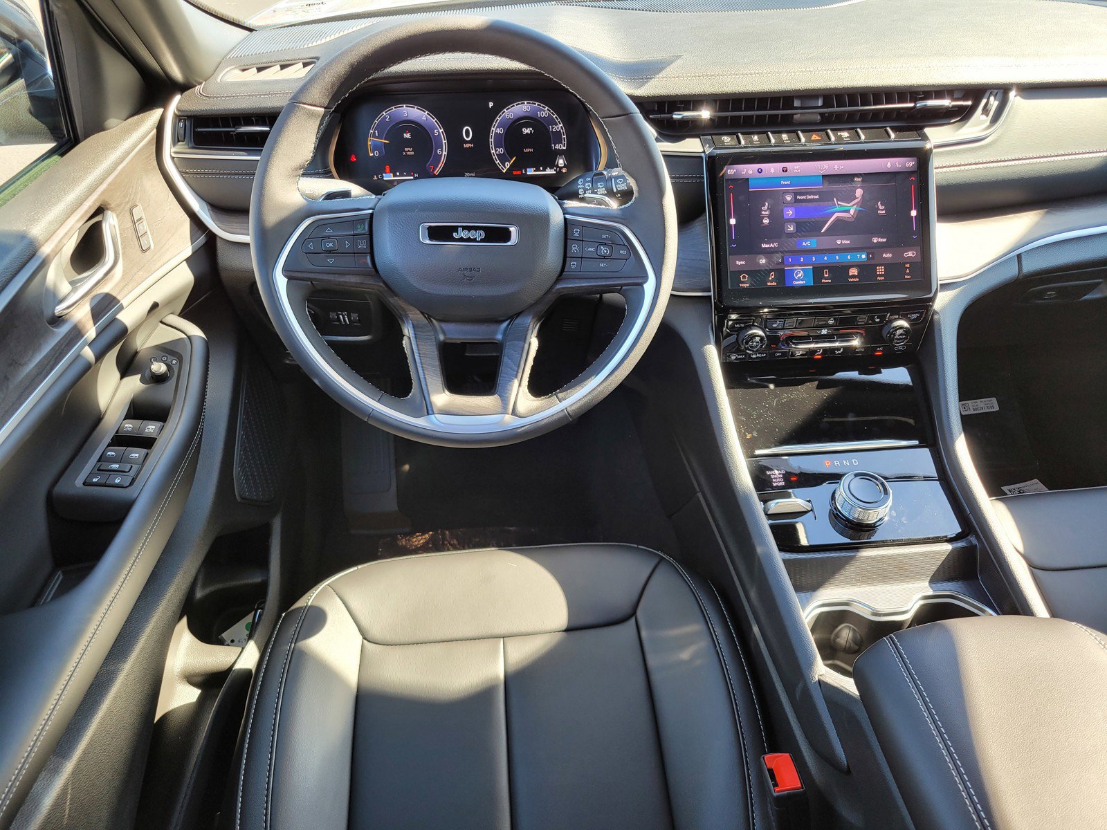 2025 Jeep Grand Cherokee Limited photo 4