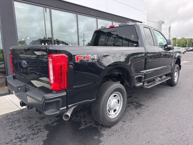 2024 Ford F-350 XL photo 3