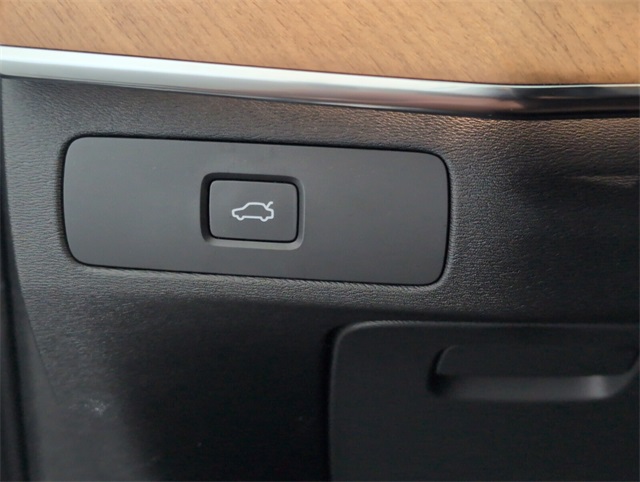 2024 Volvo XC90 Plus photo 26