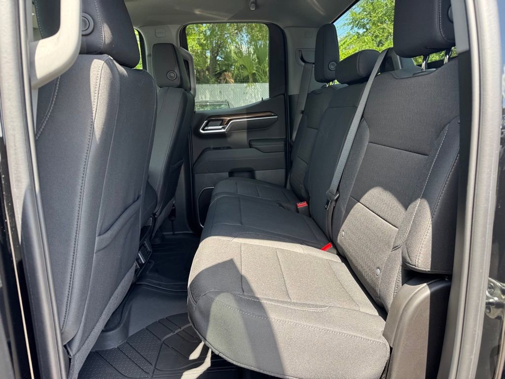 2025 Chevrolet Silverado 1500 RST photo 12