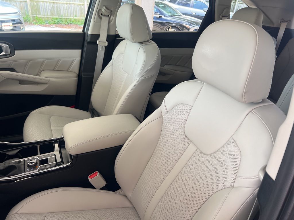 2022 Kia Sorento SX photo 2