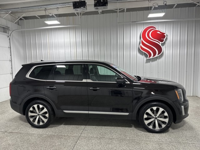 Pre-Owned 2022 Kia Telluride S