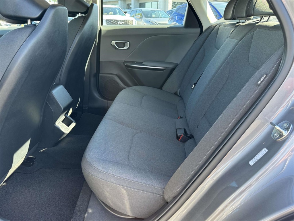 2025 Kia K4 LXS photo 13