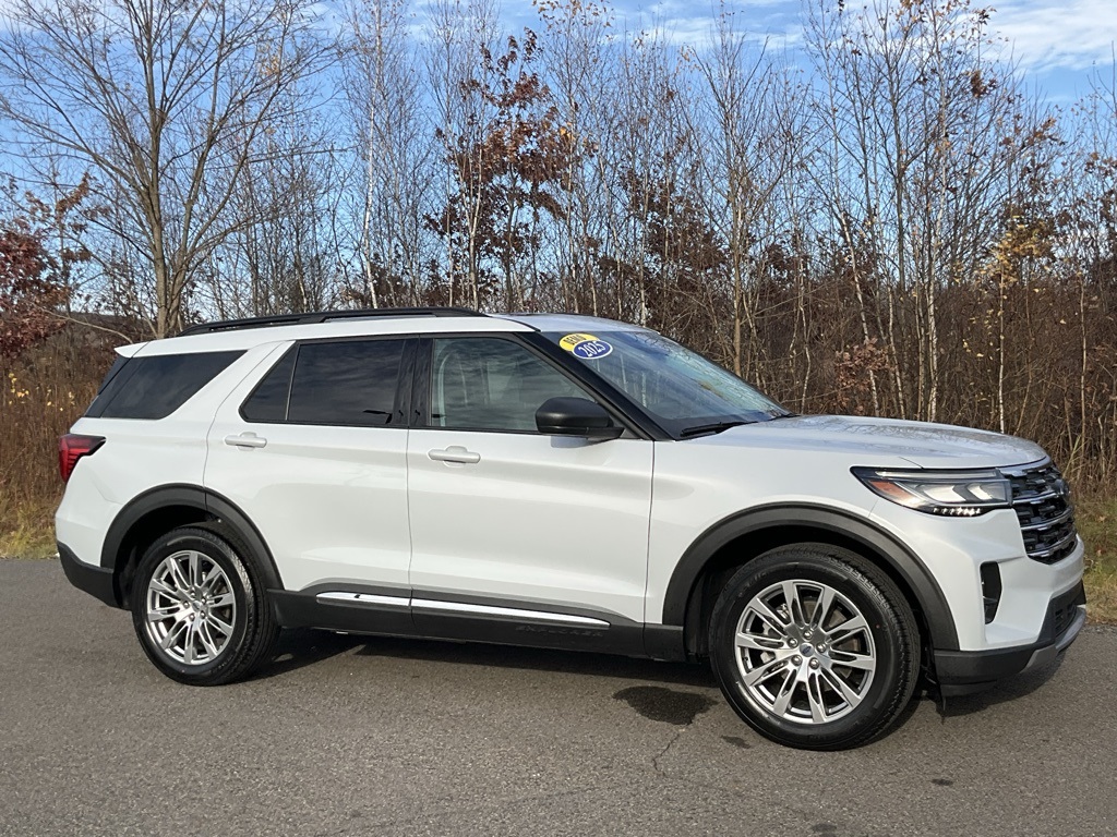 2025 Ford Explorer Active's photo