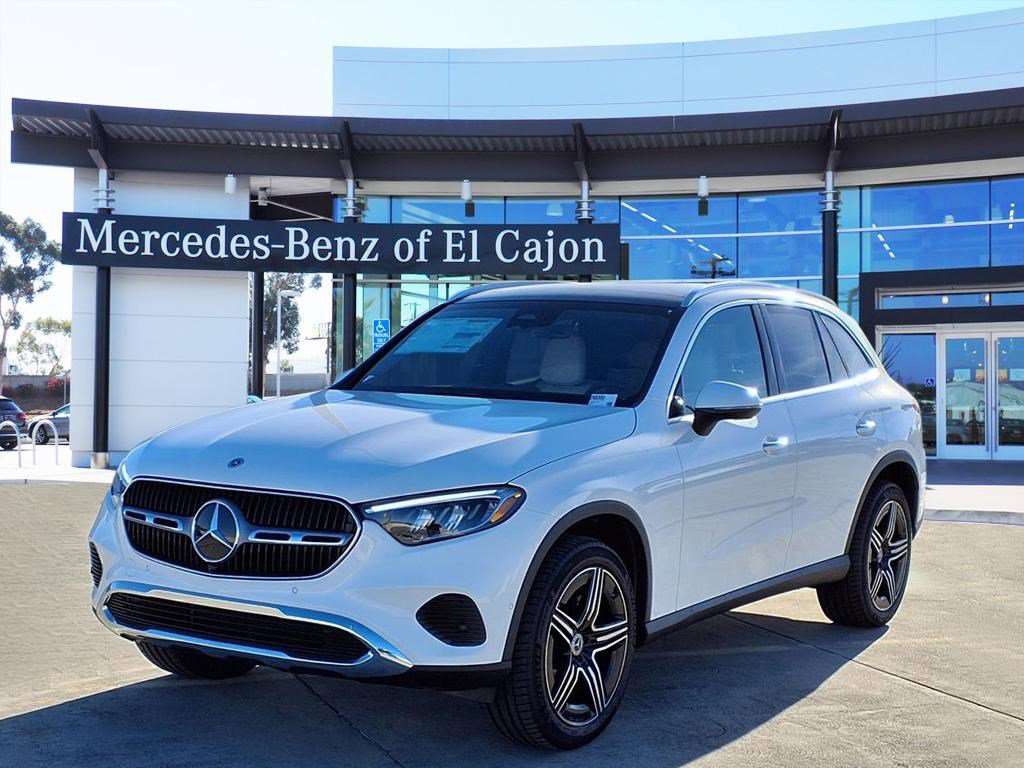 2026 Mercedes-Benz GLC Base's photo