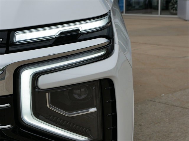 2025 Chevrolet Suburban Premier photo 9