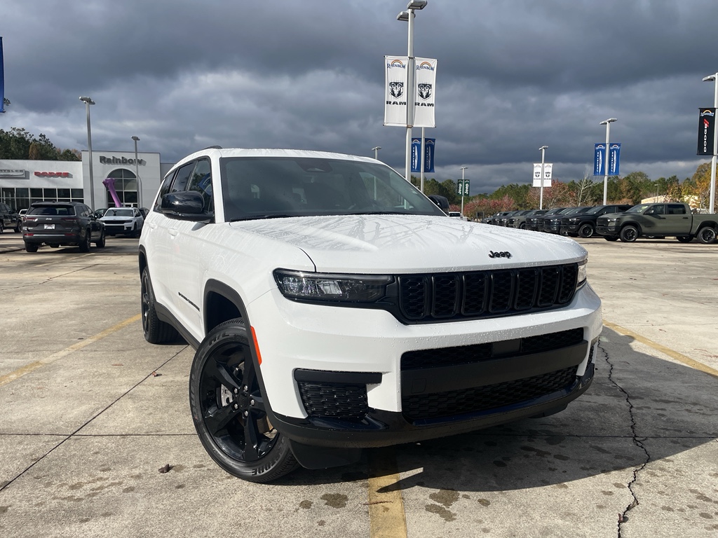 2025 Jeep Grand Cherokee L Altitude's photo
