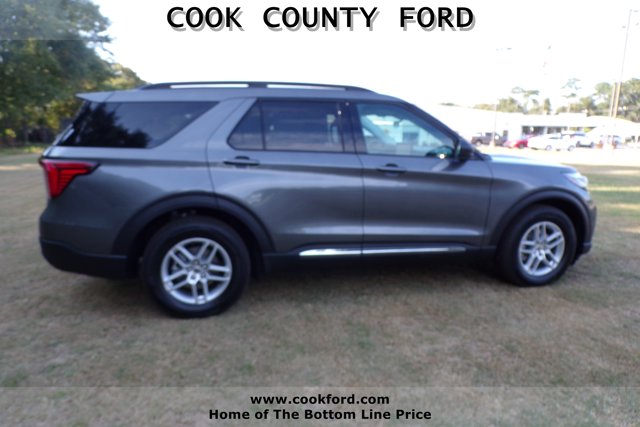 2025 Ford Explorer photo 8