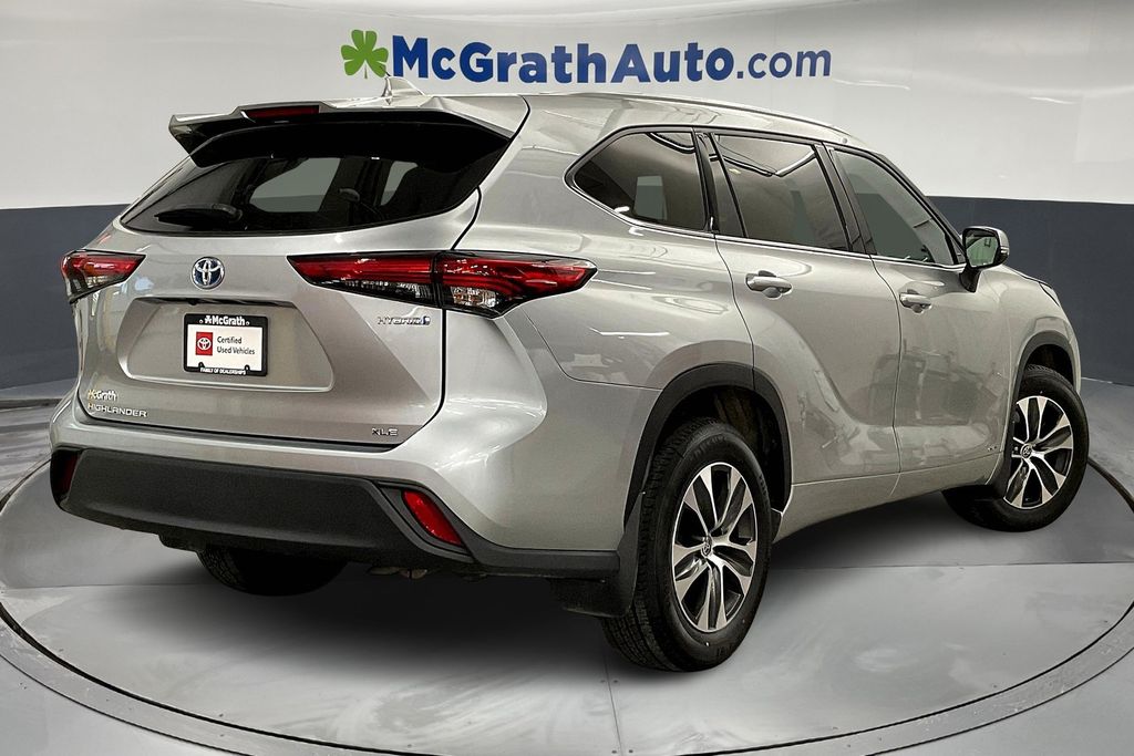 2022 Toyota Highlander Hybrid XLE photo 12