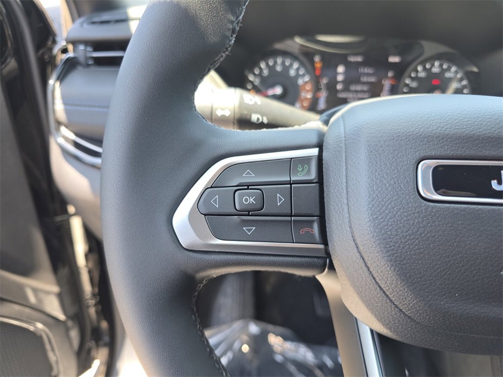 2025 Jeep Compass Limited photo 16