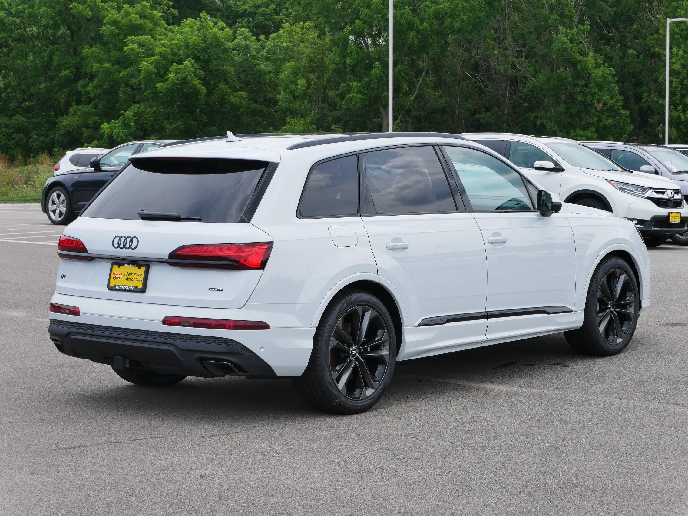2025 Audi Q7 55 Premium Plus photo 2