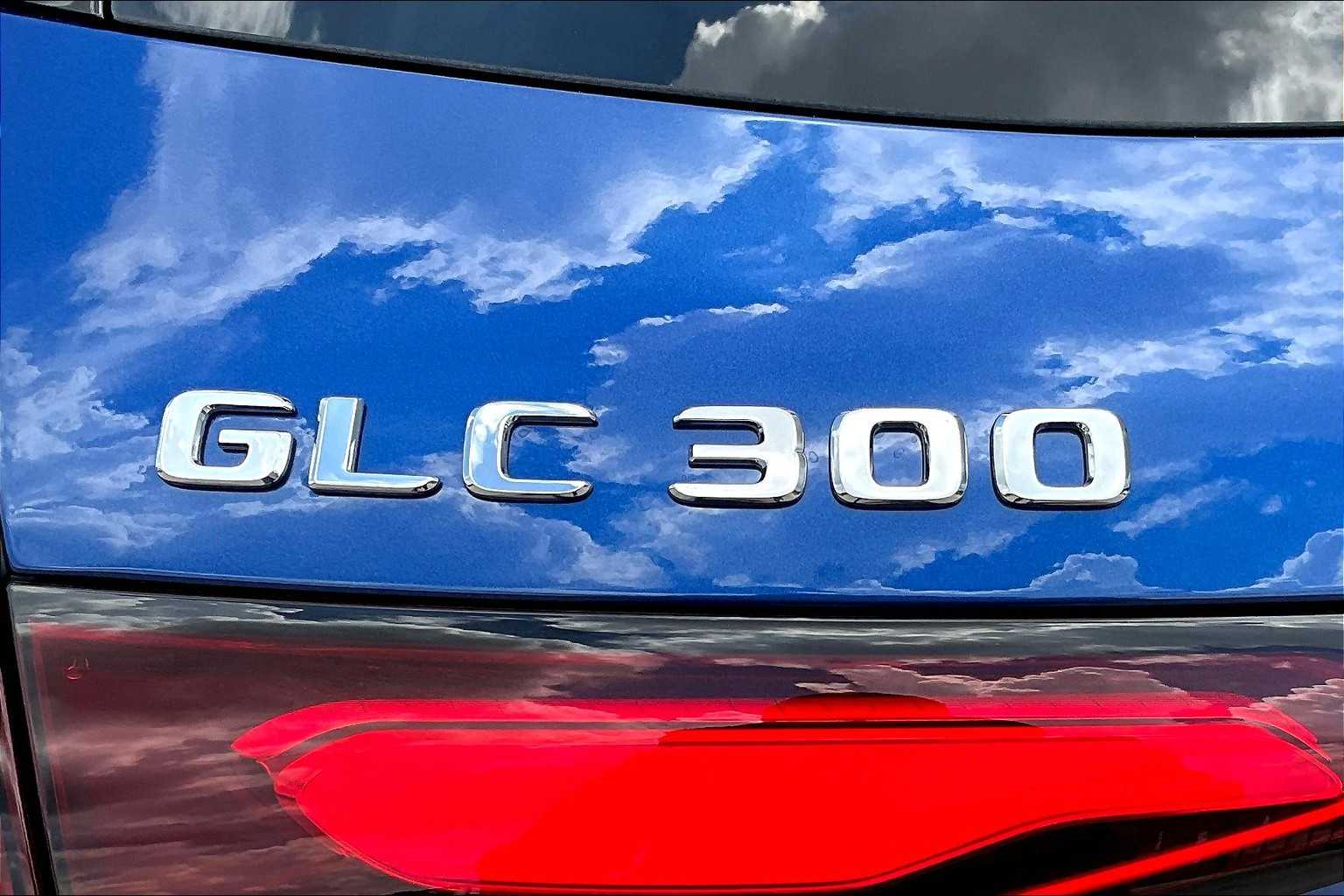 2026 Mercedes Benz GLC 300 photo 7