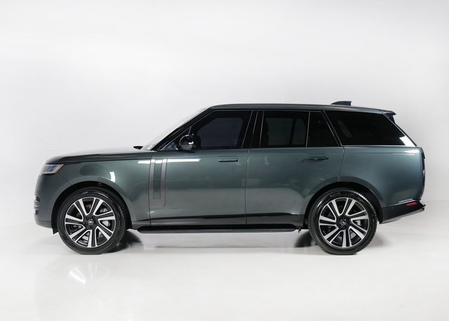2023 Land Rover Range Rover SE photo 5