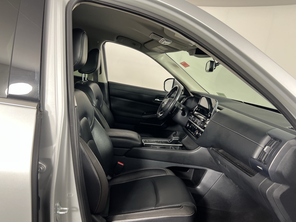 2022 Nissan Pathfinder SL photo 26