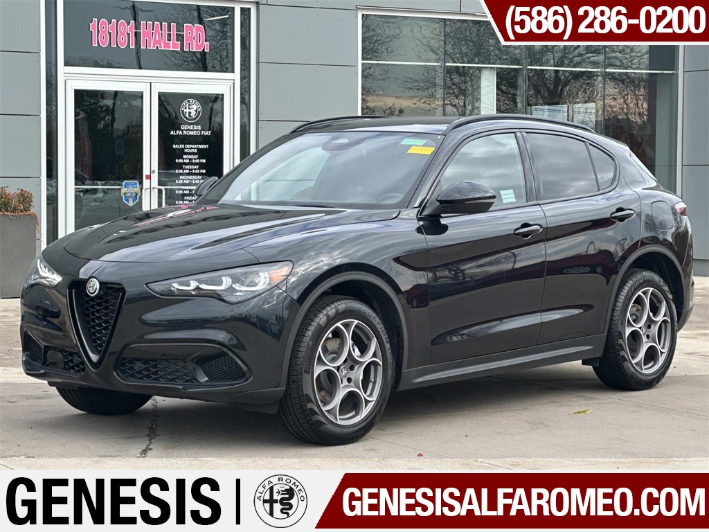 2025 Alfa Romeo Stelvio Base's photo