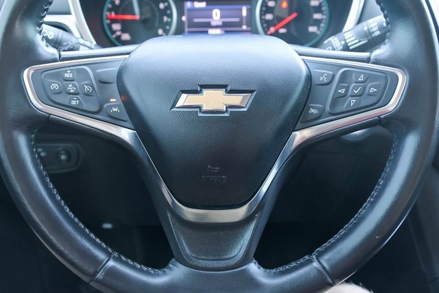 Used 2021 Silver Ice Metallic Chevrolet LT image 25