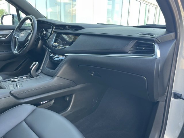 2025 Cadillac XT6 Luxury photo 18