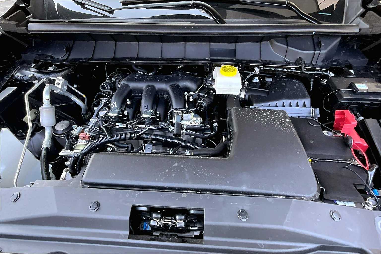 2025 Nissan Pathfinder SV photo 16
