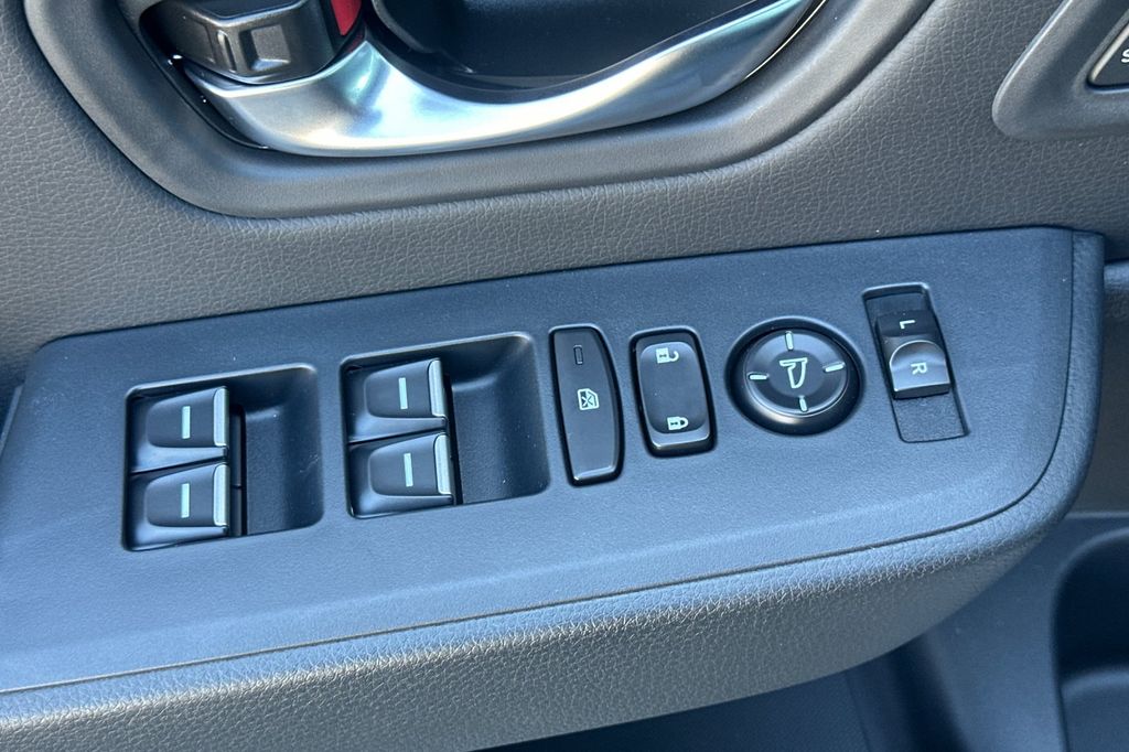 2025 Honda Pilot EX-L photo 11