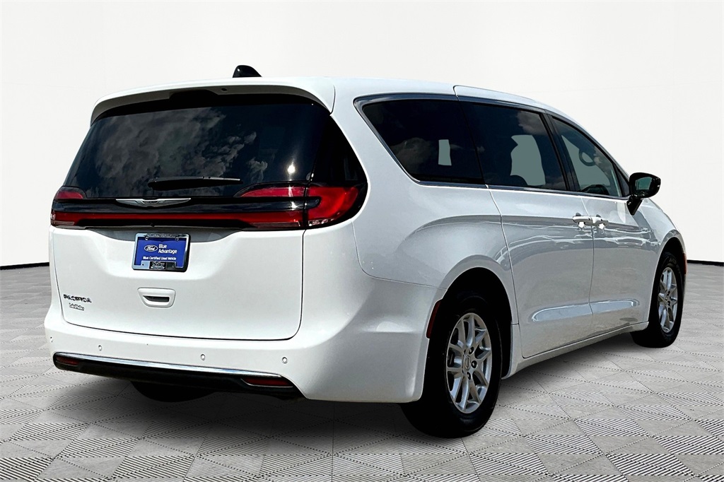 Certified 2025 Chrysler Pacifica Select with VIN 2C4RC1BG8SR539330 for sale in Kansas City