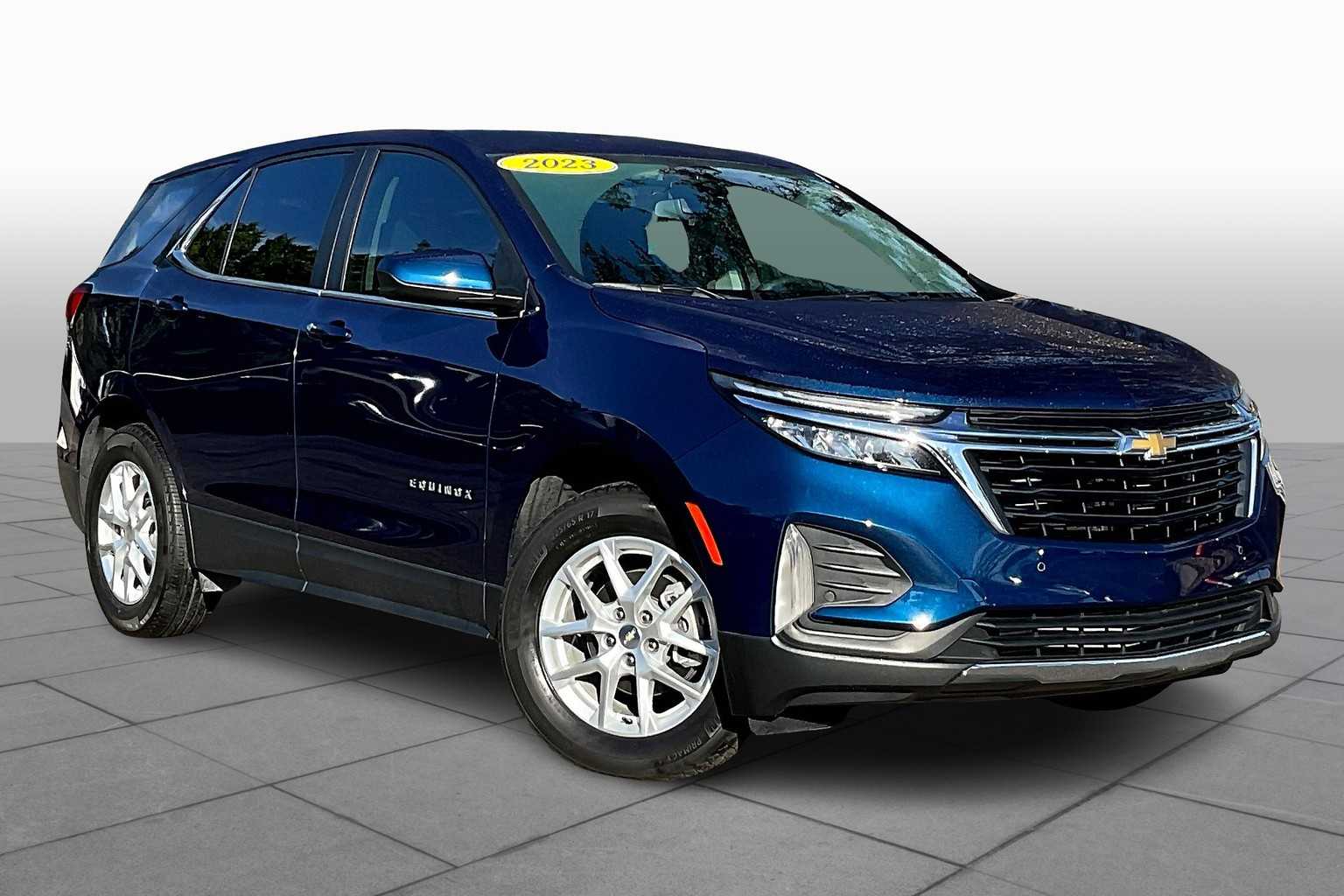 2023 Chevrolet Equinox LT photo 2