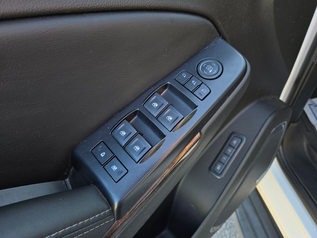 2017 Chevrolet Tahoe LT photo 9