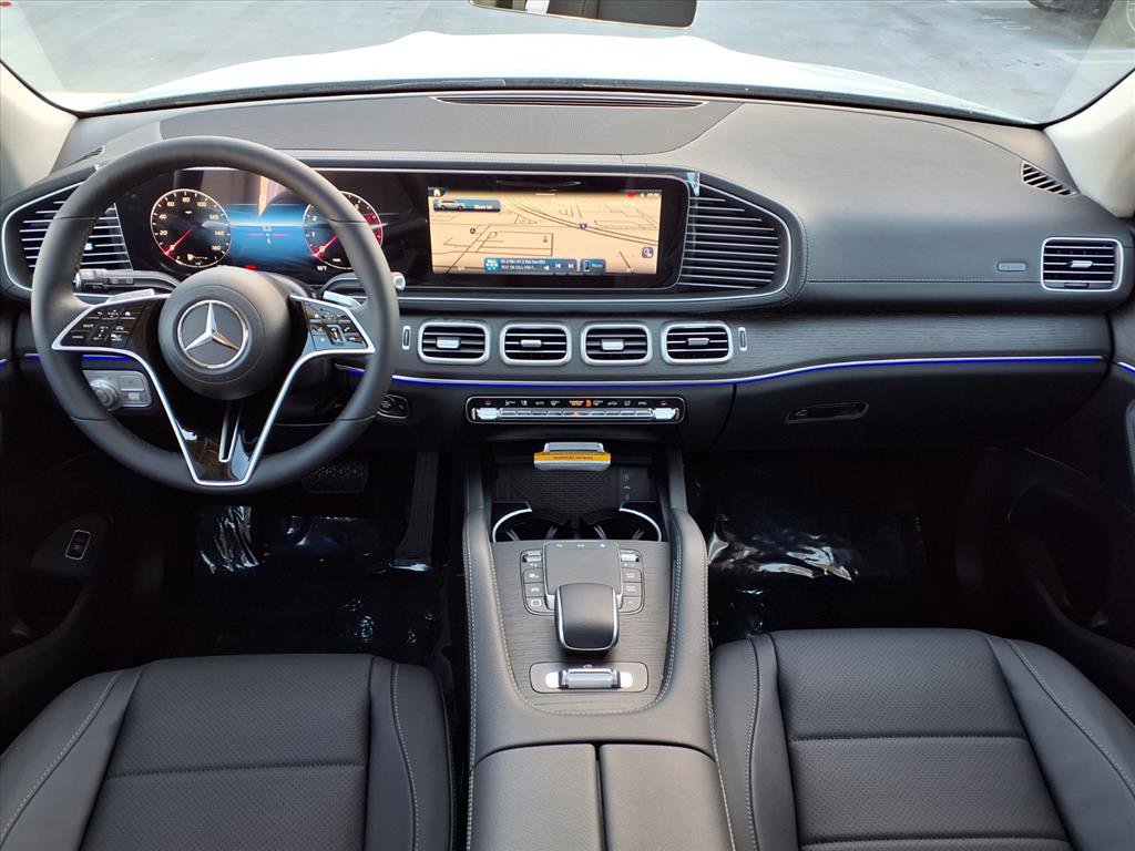 2026 Mercedes Benz GLS 450 4MATIC photo 4