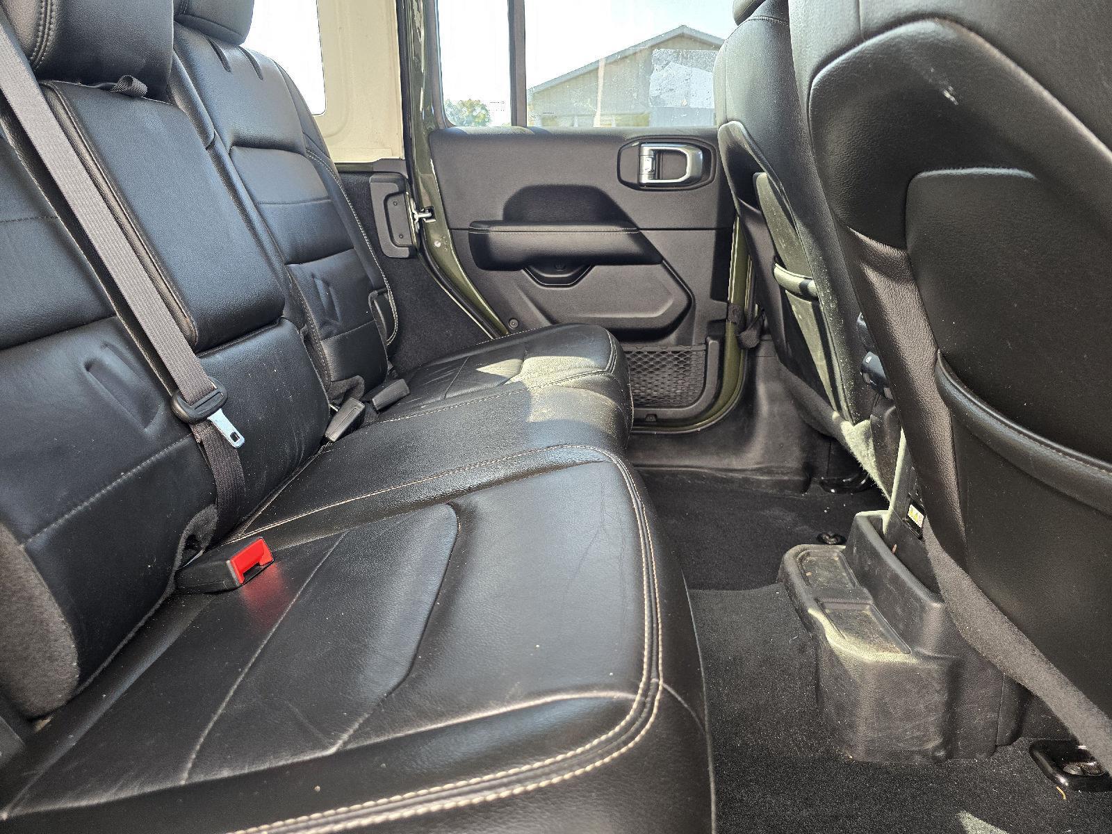 2022 Jeep Wrangler Unlimited Sahara photo 28