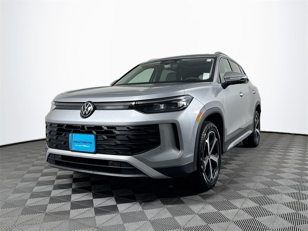 2025 Volkswagen Tiguan SE's photo