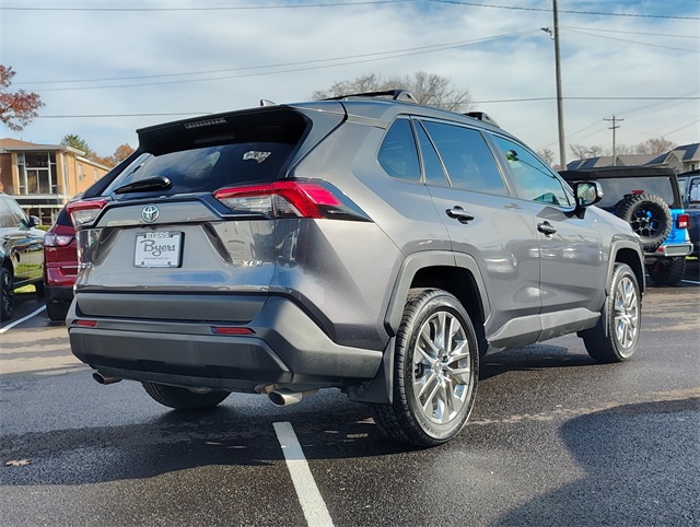 2019 Toyota RAV4 XLE Premium photo 2