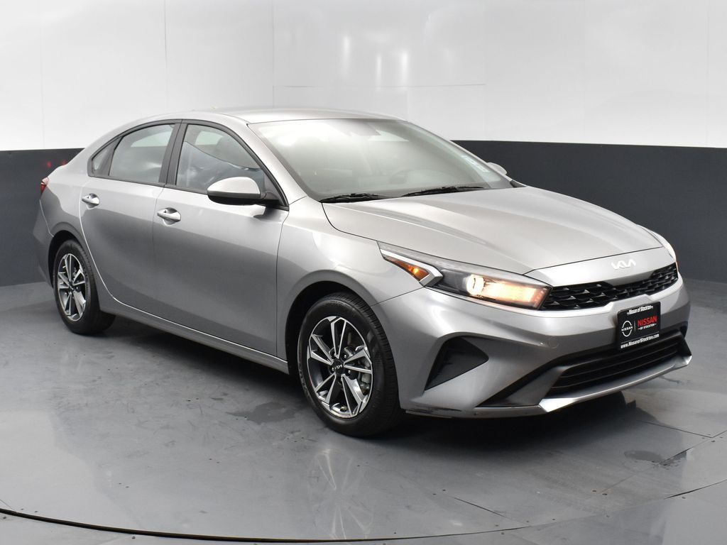 2024 Kia Forte LXS's photo