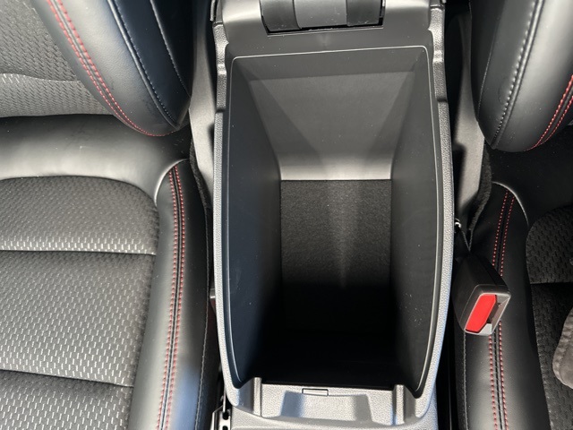 2025 Ford Escape ST-Line photo 25