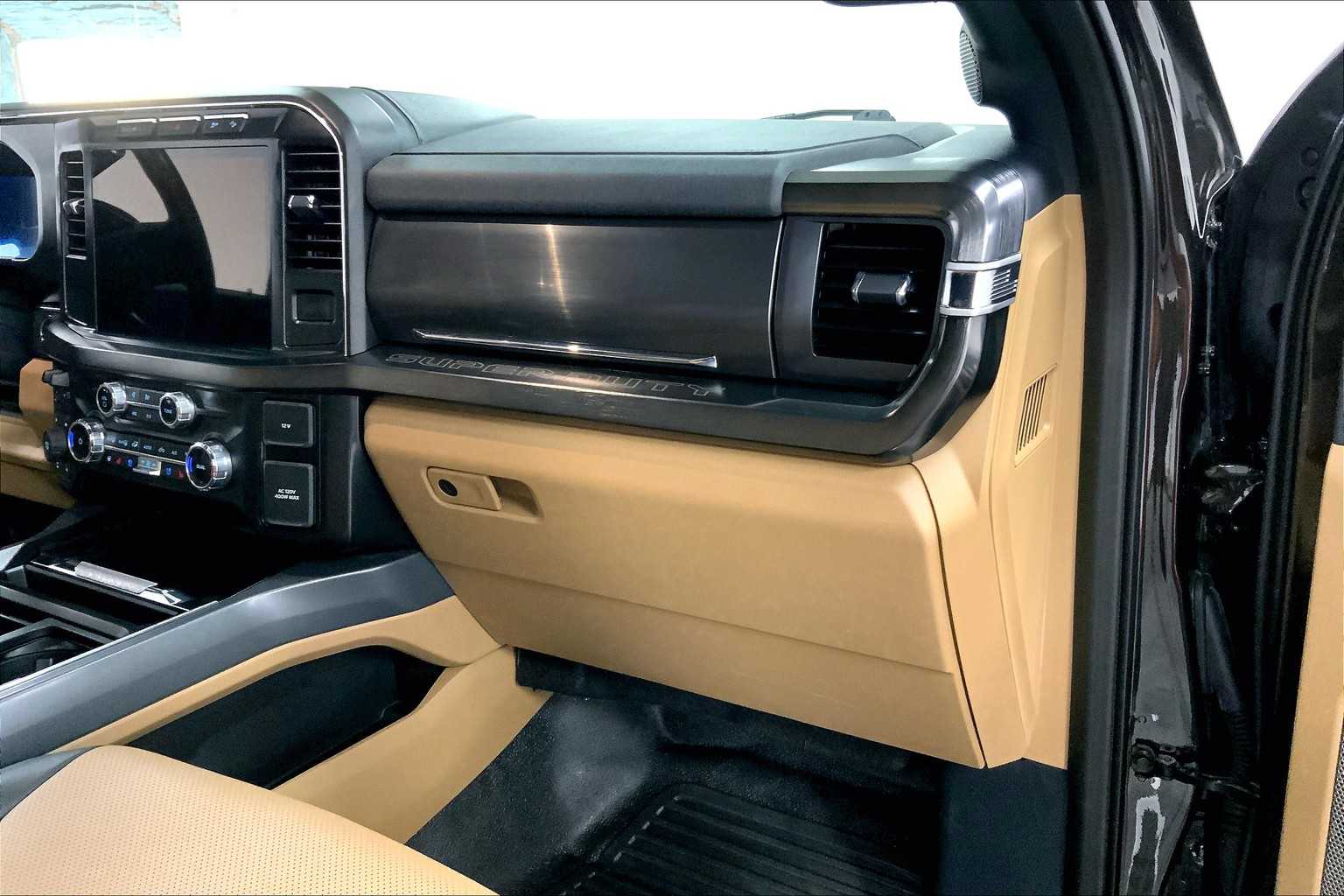 2024 Ford F-350 Lariat photo 16