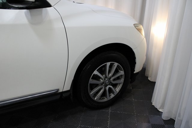 2014 Nissan Pathfinder SL photo 12