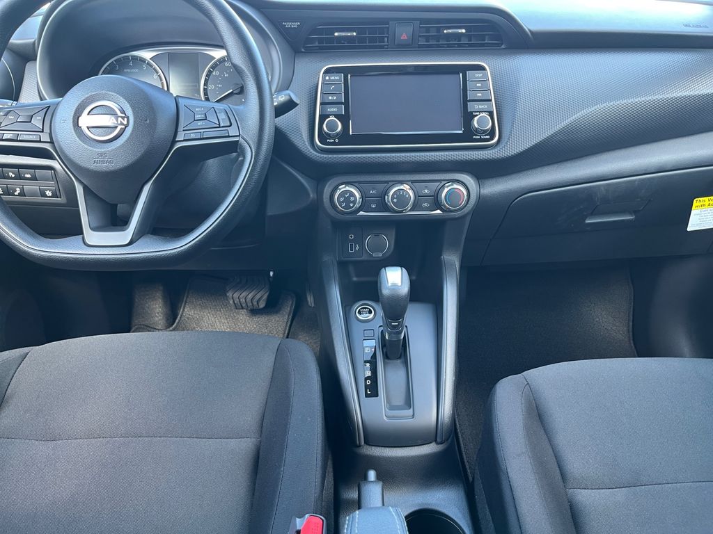 2025 Nissan Kicks Play S photo 15