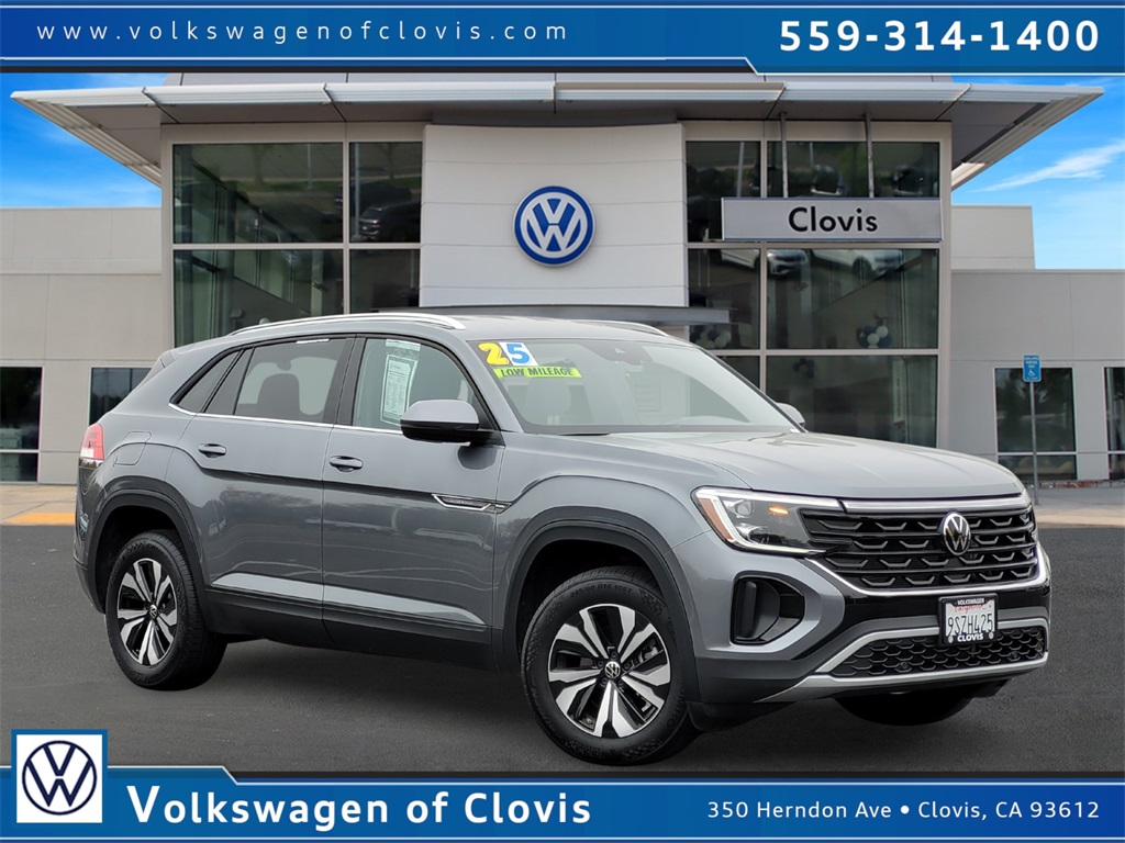 2025 Volkswagen Atlas Cross Sport SE's photo