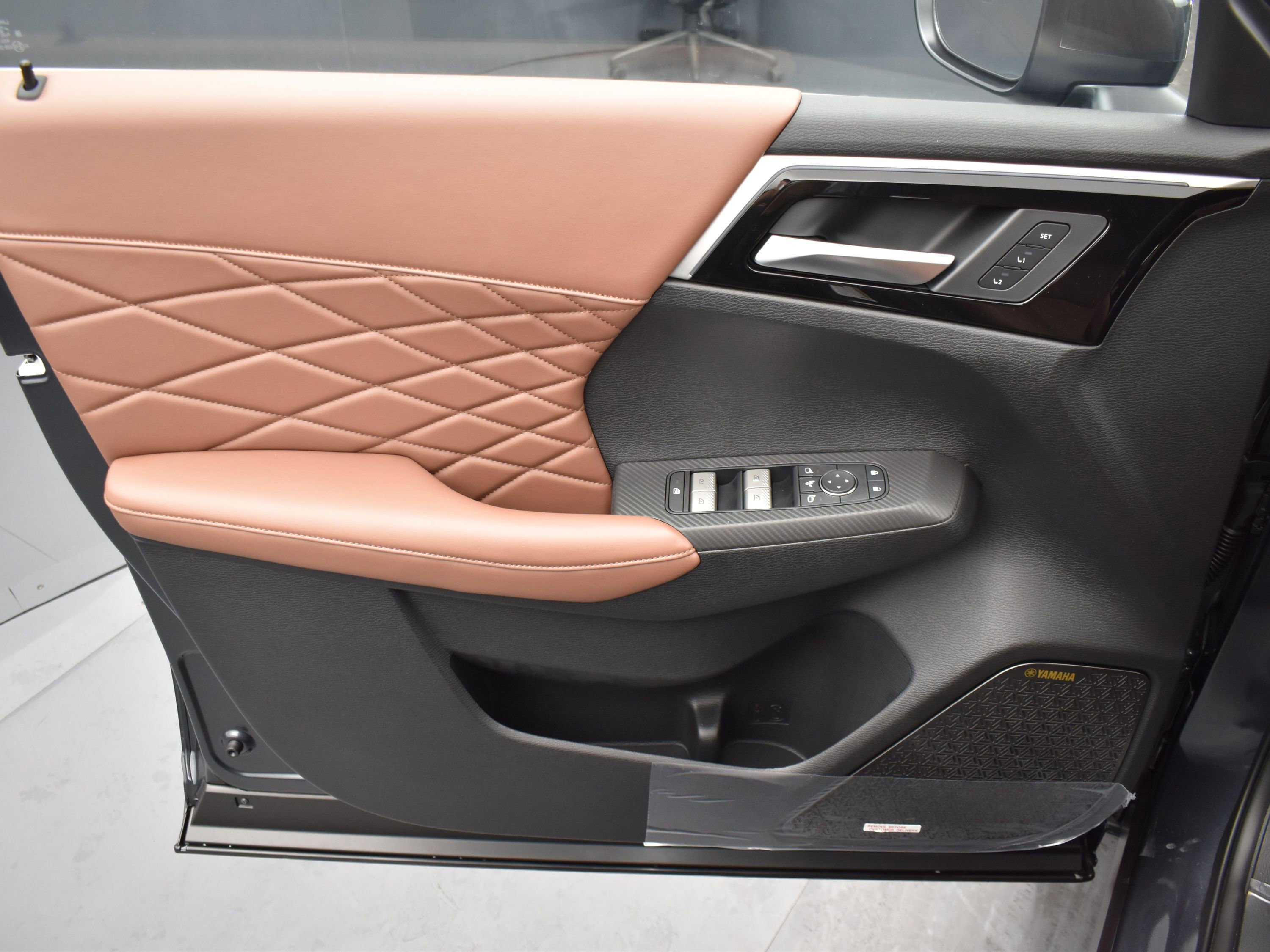 2025 Mitsubishi Outlander SEL photo 10