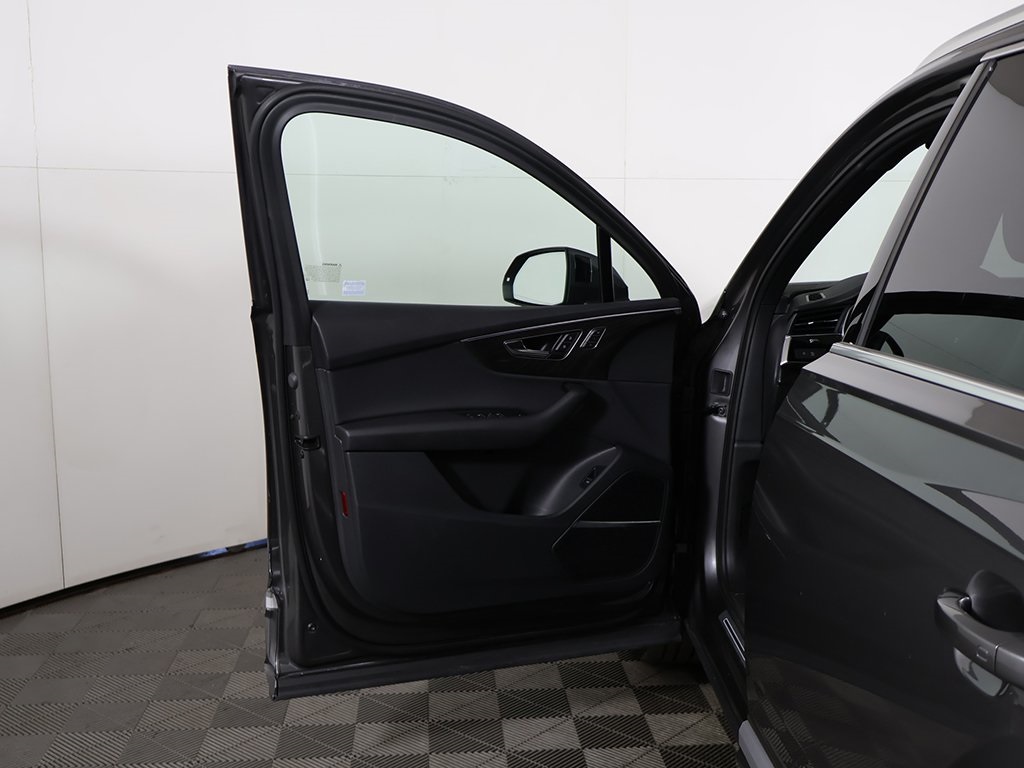 2022 Audi Q7 45 Premium Plus photo 23